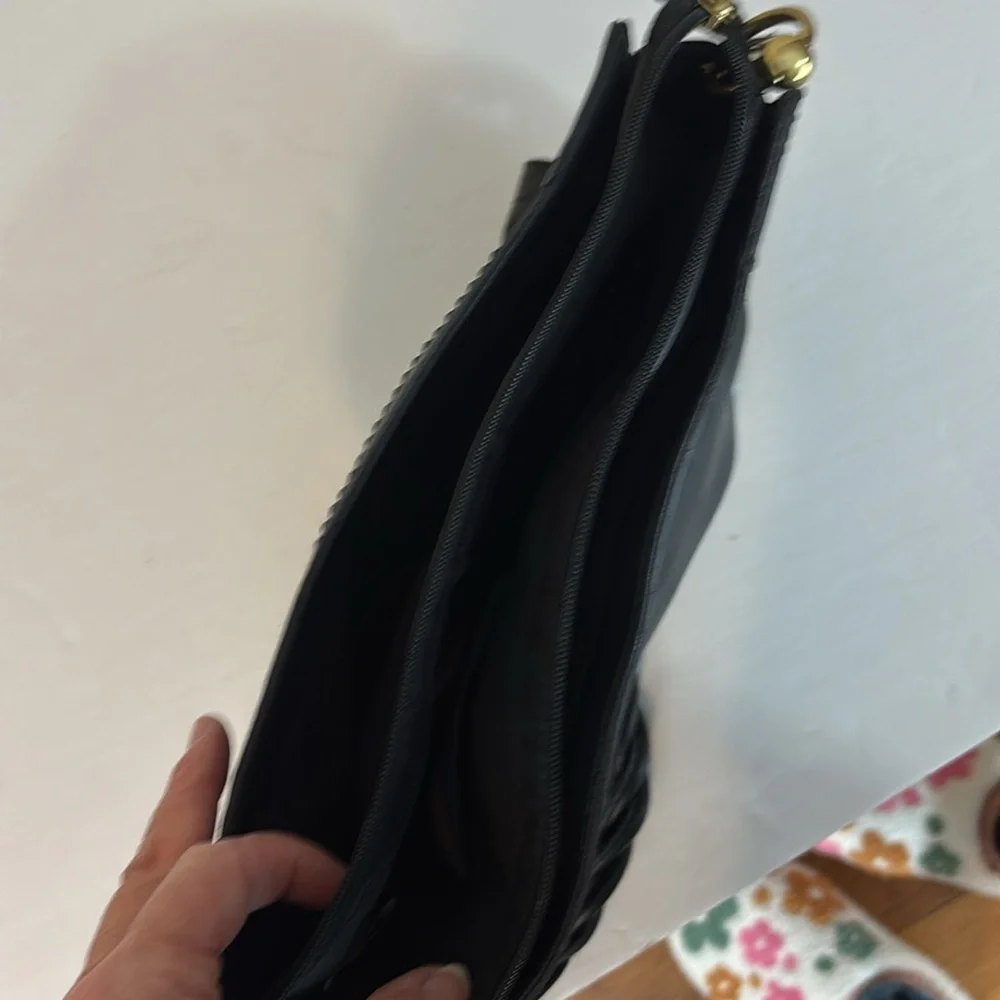 Madison Studios Vegan Leather Black Purse Handbag with Twisted Handle